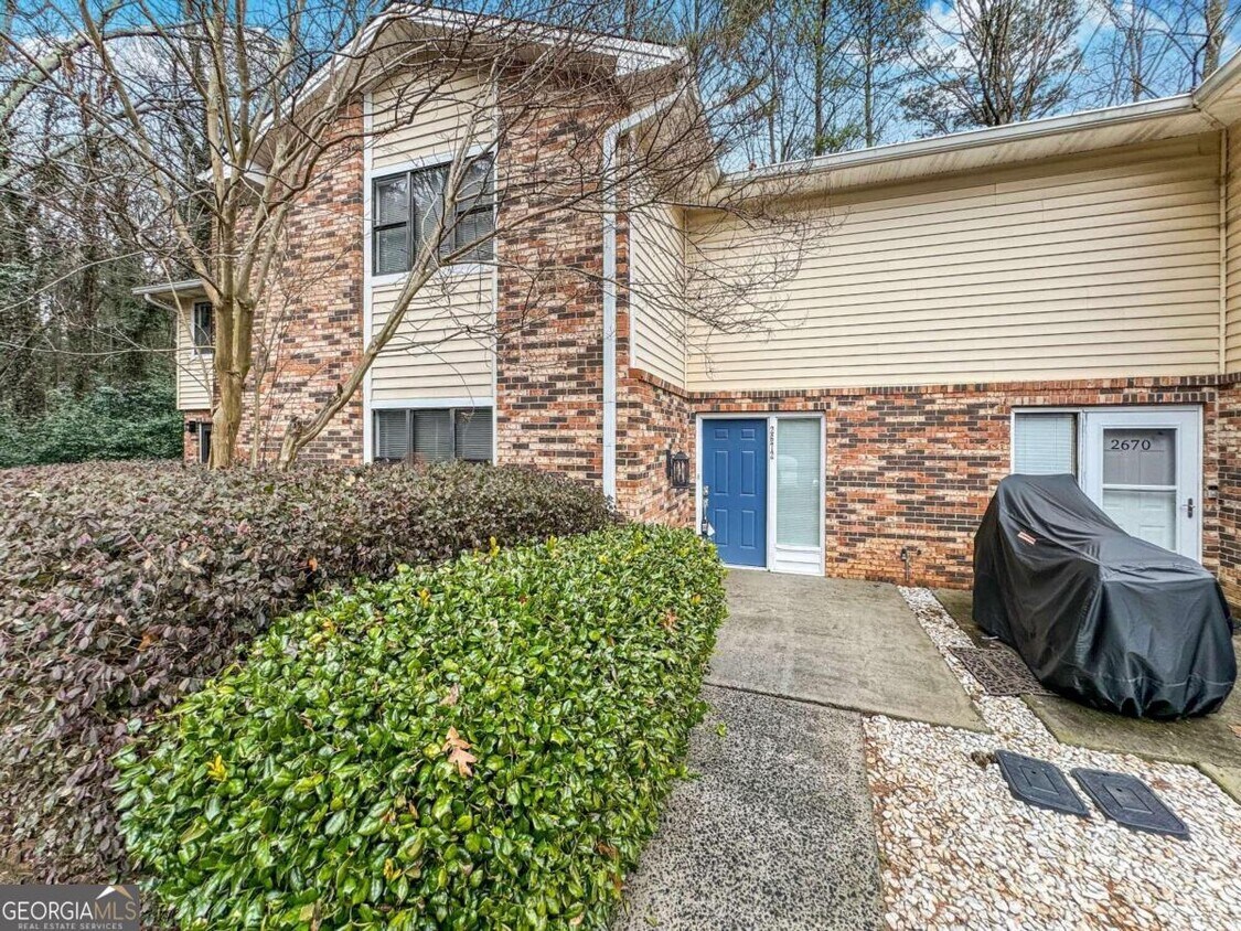 2672 Moss Ln, Marietta, GA 30067 Condo for Rent in Marietta, GA