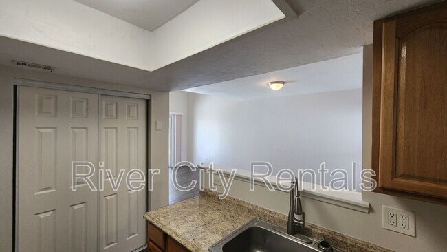 Building Photo - 2877 Wonderwood Ln