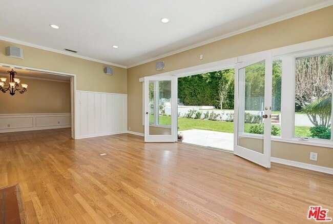 Building Photo - 1318 San Ysidro Dr