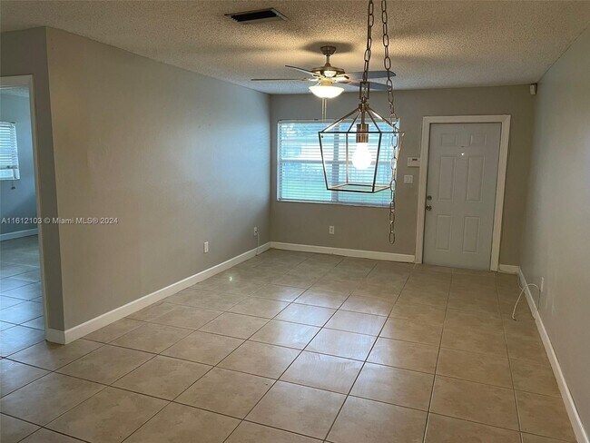 Building Photo - 4107 NW 88th Ave