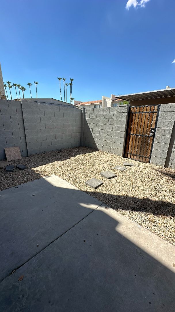 Foto del edificio - Updated 2 Bed/1 Bath Condo at 43rd Ave & I...