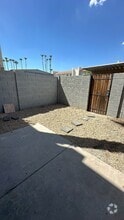 Building Photo - 3840 N 43rd Ave