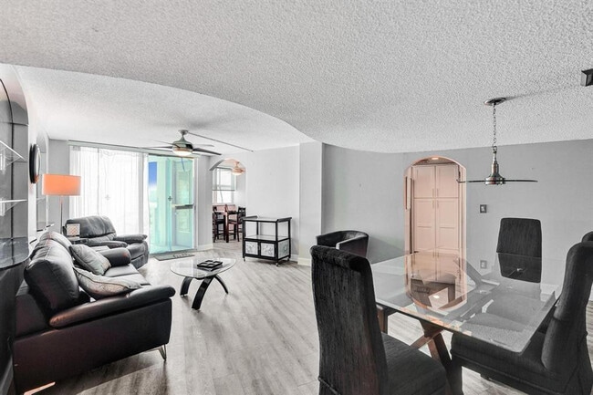 Building Photo - 100 Golden Isles Dr