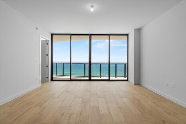 Foto del edificio - 900 N Ocean Blvd