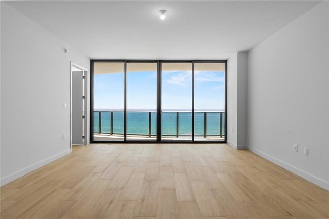 Building Photo - 900 N Ocean Blvd