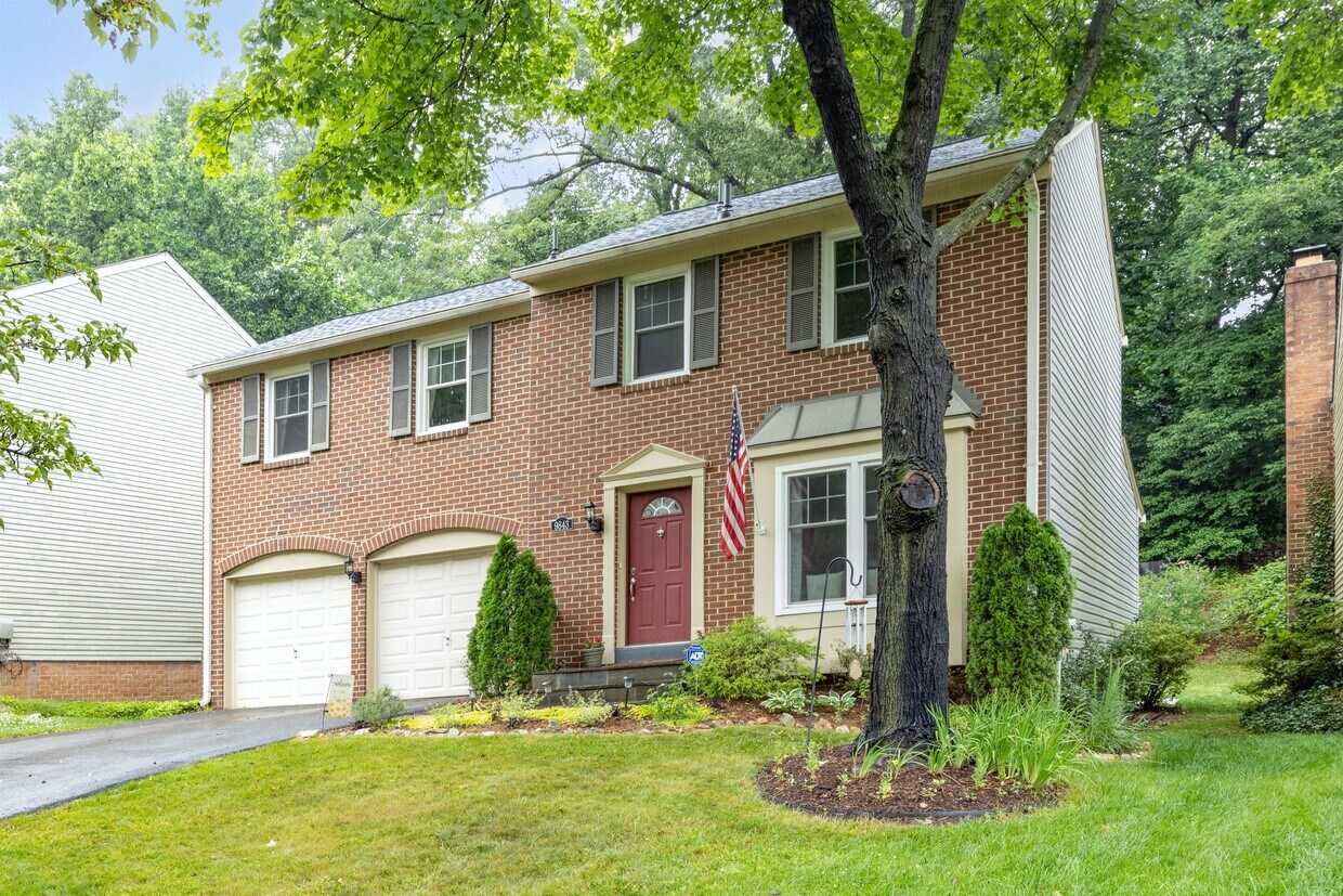 Foto principal - 9843 Campbell Dr