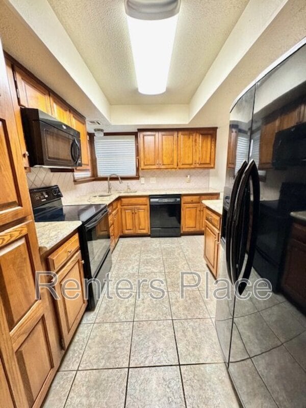 Building Photo - 2915 S 138th E Ave