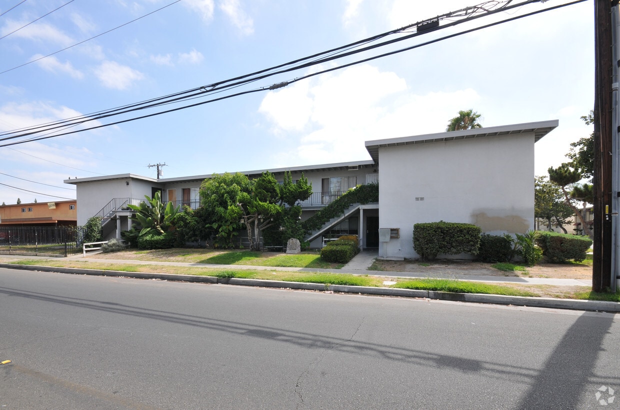 12511 Sunswept Ave, Garden Grove, CA 92843 Apartments in Garden Grove, CA