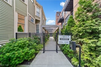 Building Photo - 2048 Fulton Rd