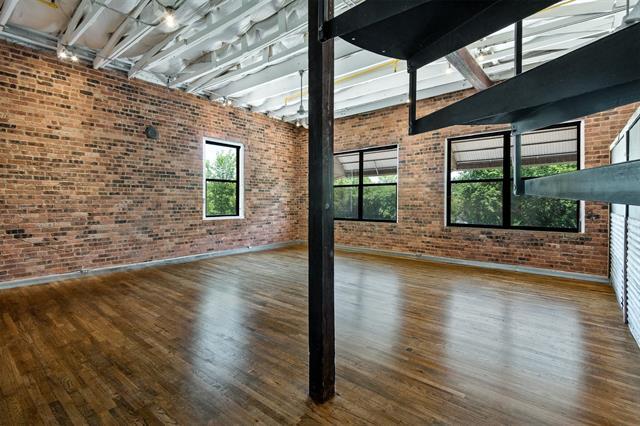 Building Photo - 2220 S Harwood St