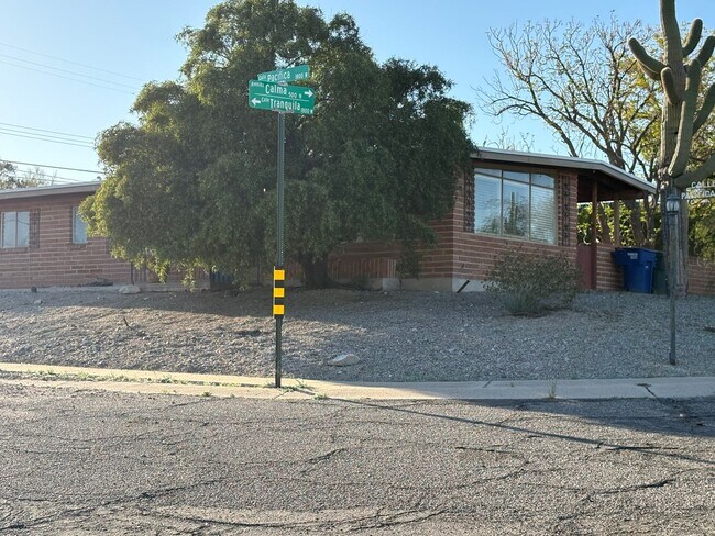 Foto del edificio - Beautifully Renovated 2 Bedroom -A/C- Fenced Yard