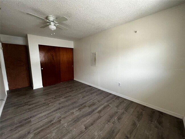 Foto del edificio - 116 Southwest Jefferson Cir N