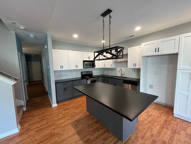 Building Photo - 117 Angel Oaks Ct