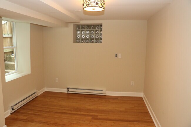 Foto del edificio - 3524 11th St NW
