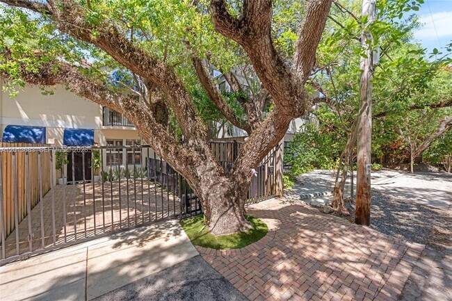 Foto del edificio - 3274 Gifford Ln