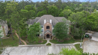 Building Photo - 8051 Bay Branch Dr
