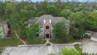 Building Photo - 8051 Bay Branch Dr