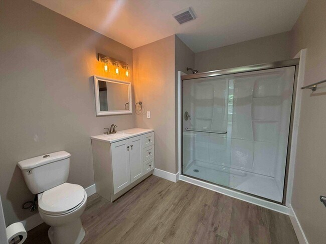 Foto del edificio - Brand New 1 Bedroom In Tahoe Park