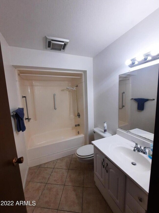 Foto del edificio - 16859 N 103rd Ave