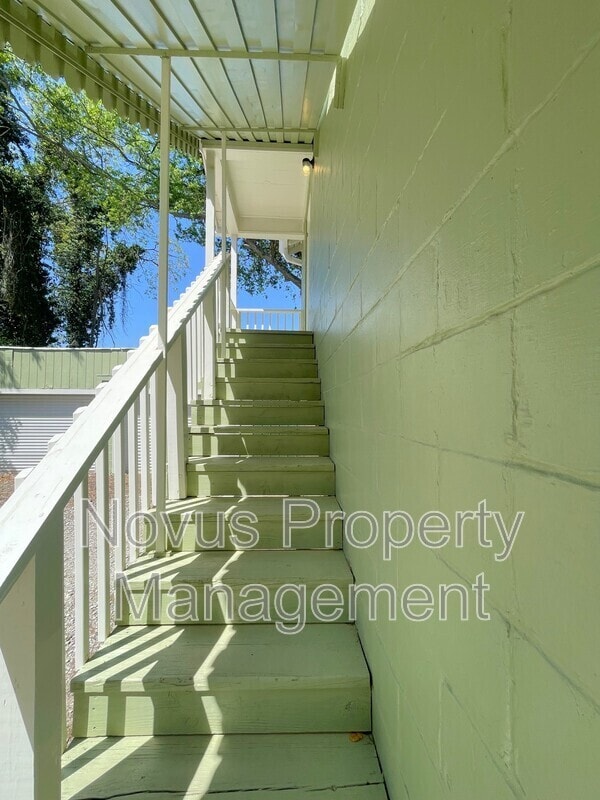 Building Photo - 107 Parson St