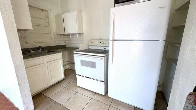 Foto del edificio - 305 Taylor Ave