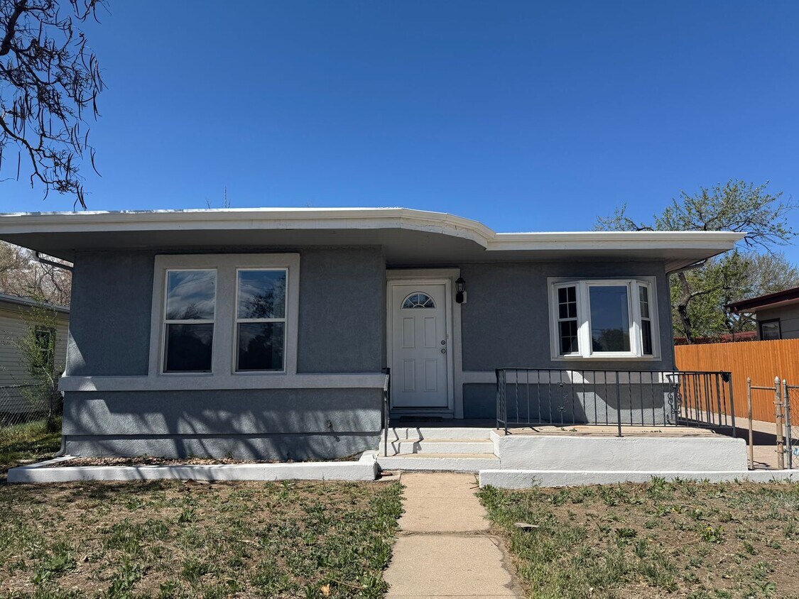 Primary Photo - Near the heart of downtown 3 bedroom, 2 ba...