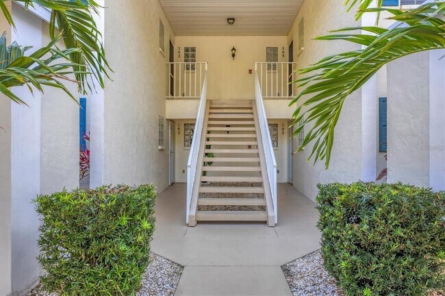 Foto del edificio - 809 Montrose Dr