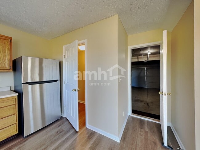 Building Photo - 3132 Summit Run Dr