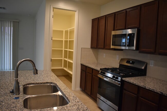 Kitchen Pantry - 260 E Hawaii Dr