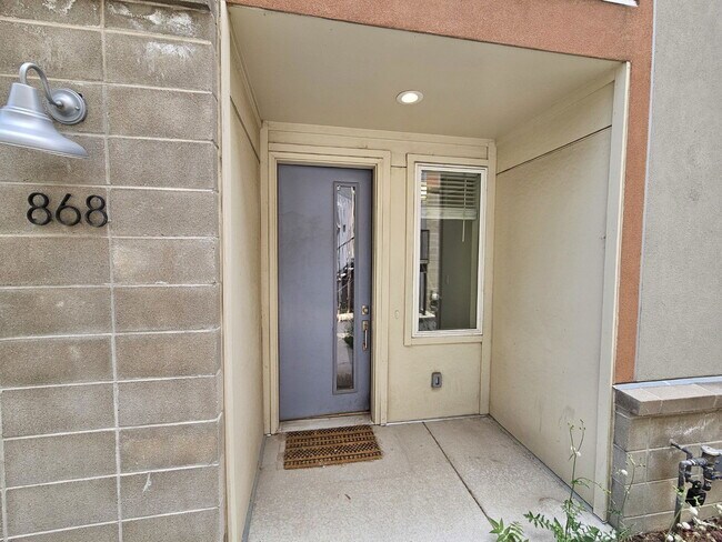 Foto del edificio - 868 Kalamath St