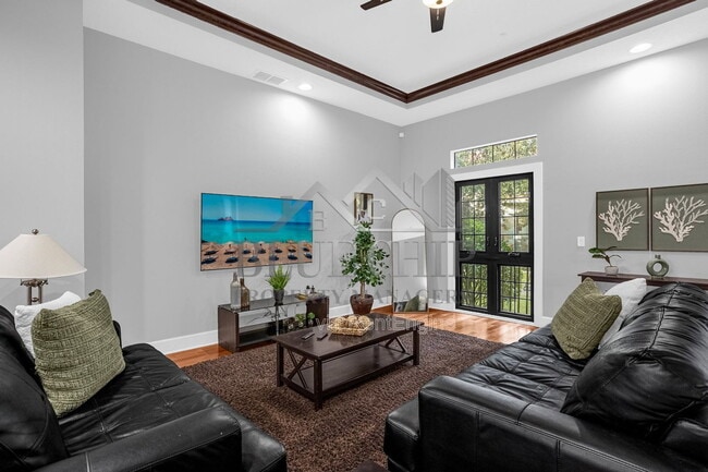 Building Photo - 14518 Damai Ln
