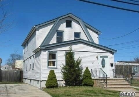 Primary Photo - 27 Remsen Ave