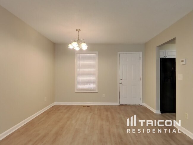 Foto del edificio - 622 Meadows Ct