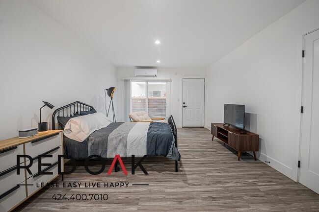 Foto del edificio - 1346 N Fuller Ave