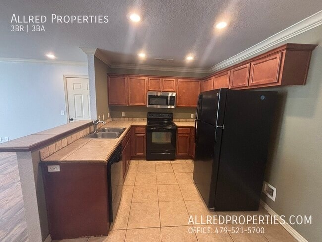 Building Photo - 52 S Ray Ave