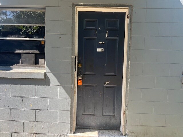 Foto del edificio - 1089 S Deleon Ave