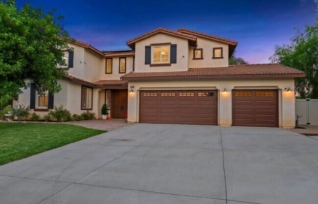 Foto del edificio - 8006 Wood Rd