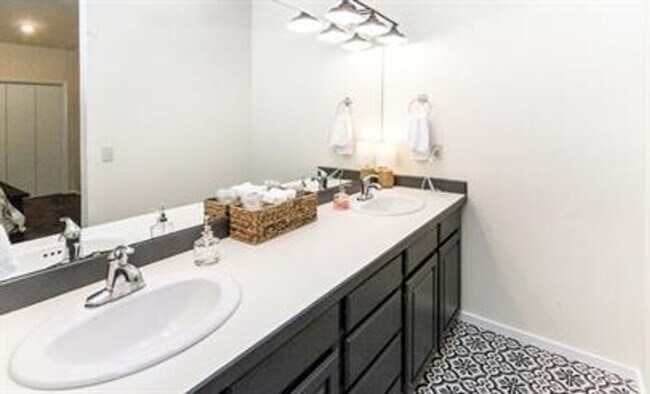 Foto del edificio - Beautiful 3 bd home close to the fairgroun...