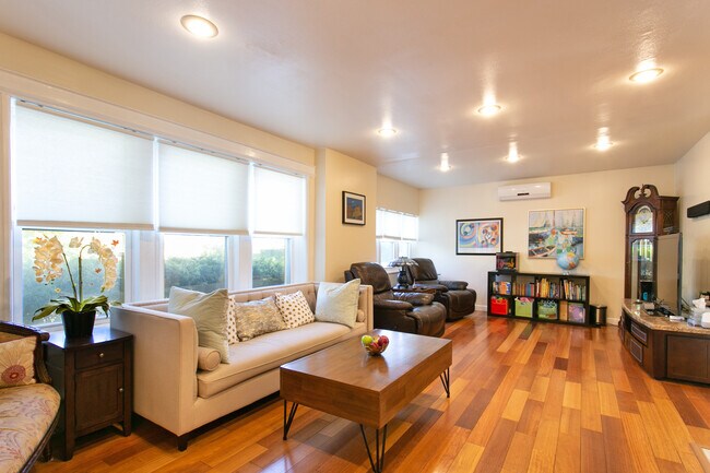 Foto del edificio - 108-44 Jewel Ave