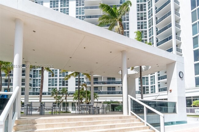 Building Photo - 10275 Collins Ave