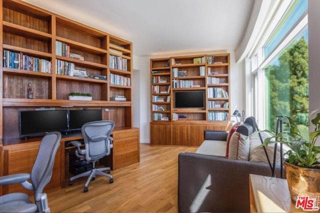 Building Photo - 1 W Century Dr