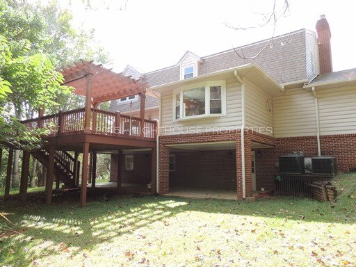 Building Photo - 107 Deer Track Dr