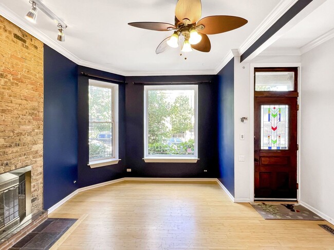 Foto del edificio - 2649 W Evergreen Ave