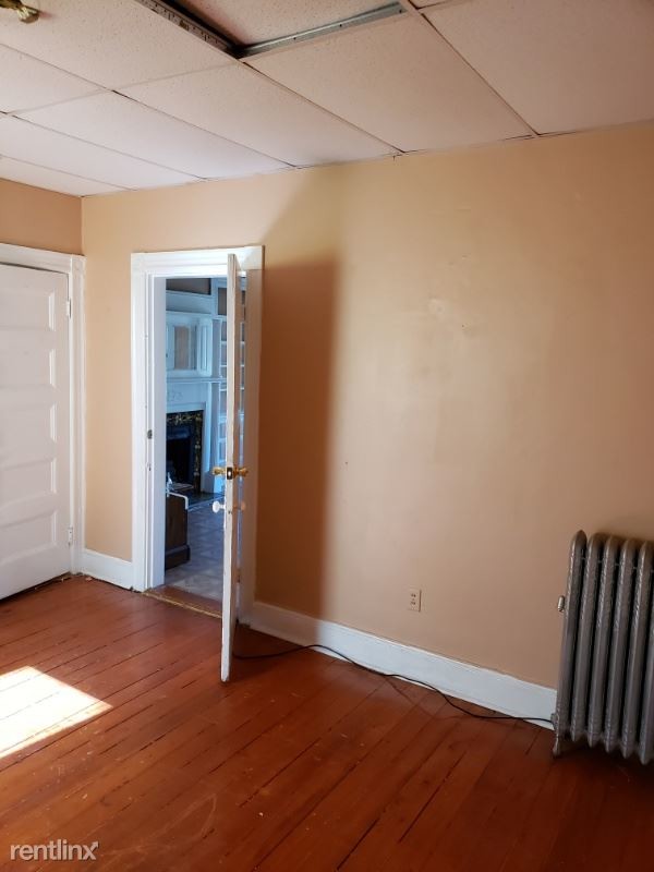 Foto del edificio - 456 Lonsdale Ave