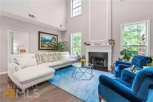 Foto del edificio - Room in House on Weller Tr NE