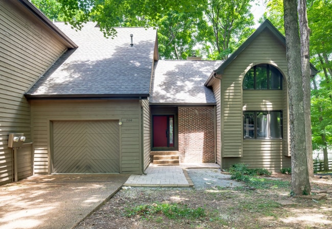 Building Photo - 700 Harpeth Trace Dr