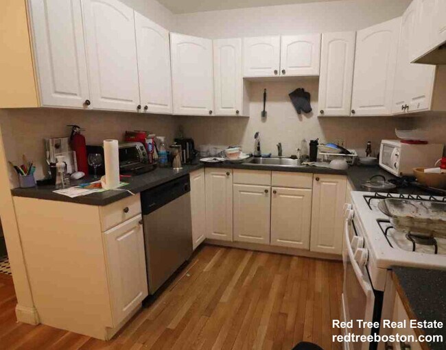 Building Photo - 56 Egmont St