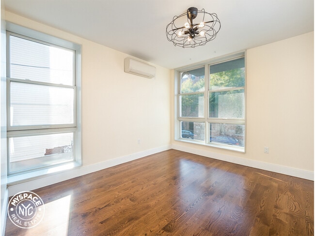 Building Photo - 132A Stanhope St