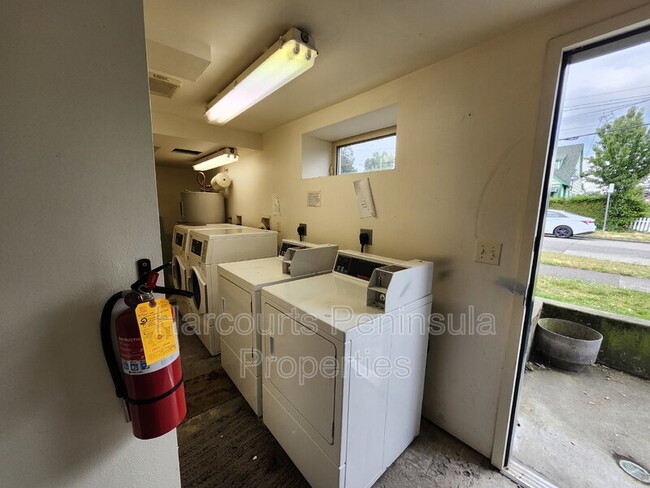 Foto del edificio - 1015 9th St