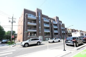 Building Photo - 2703 W Belmont Ave